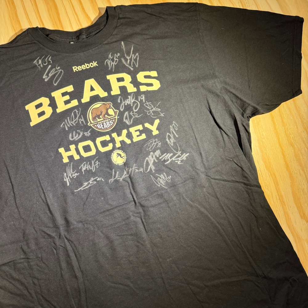 Reebok Men's Hershey Bears Team Autographed Graphic T-Shirt Black Size XL
